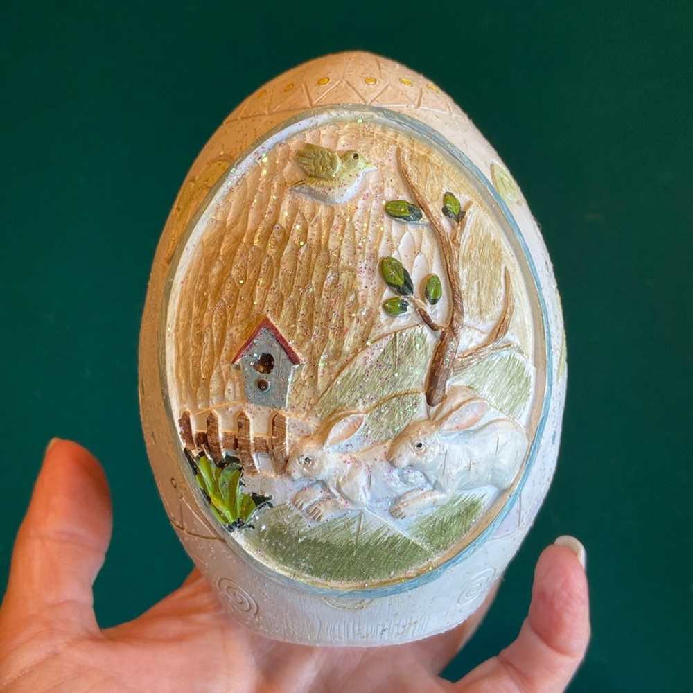 Darling Easter egg/bunny decoration!